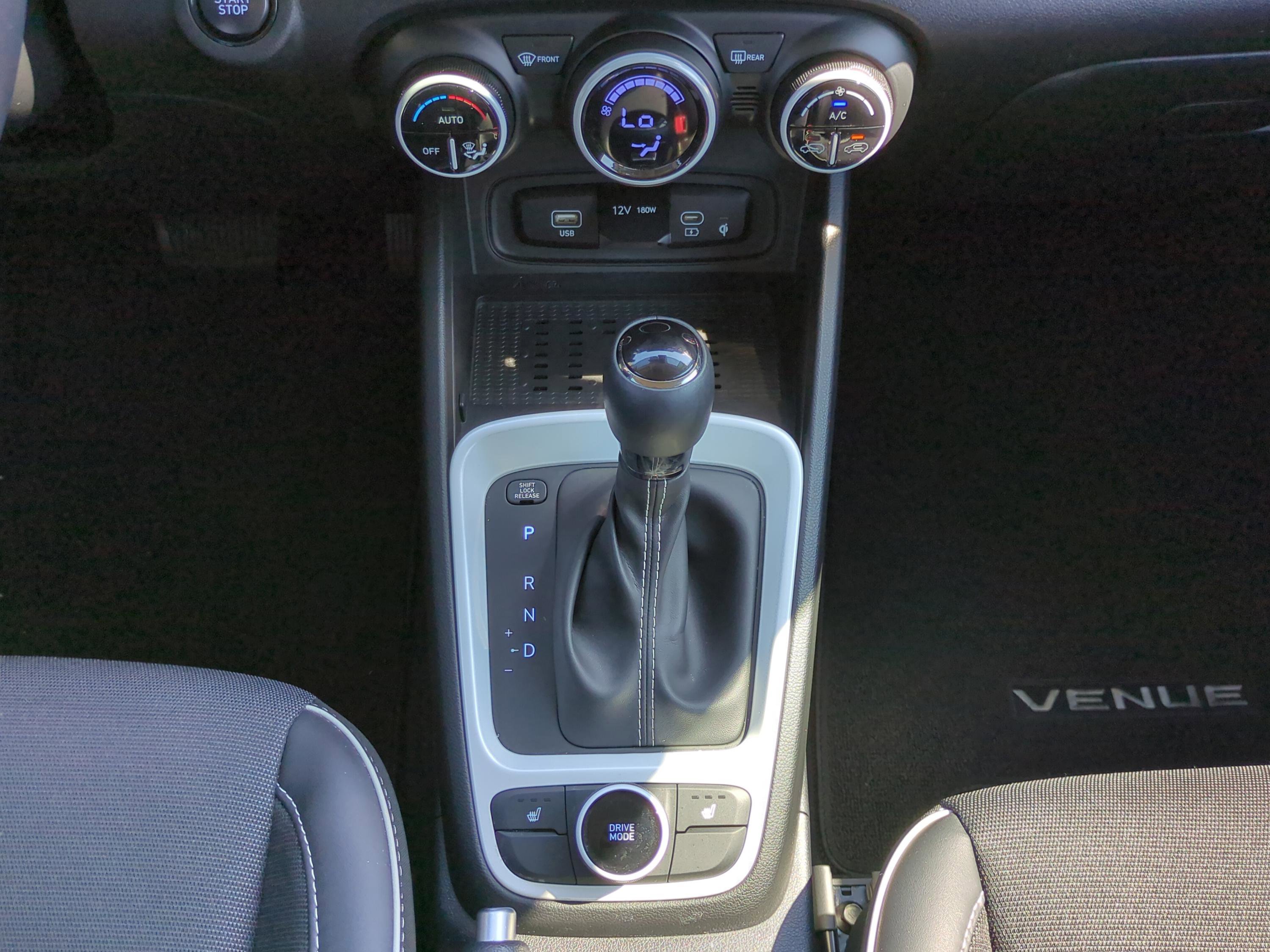 Certified 2024 Hyundai Venue Limited image 18