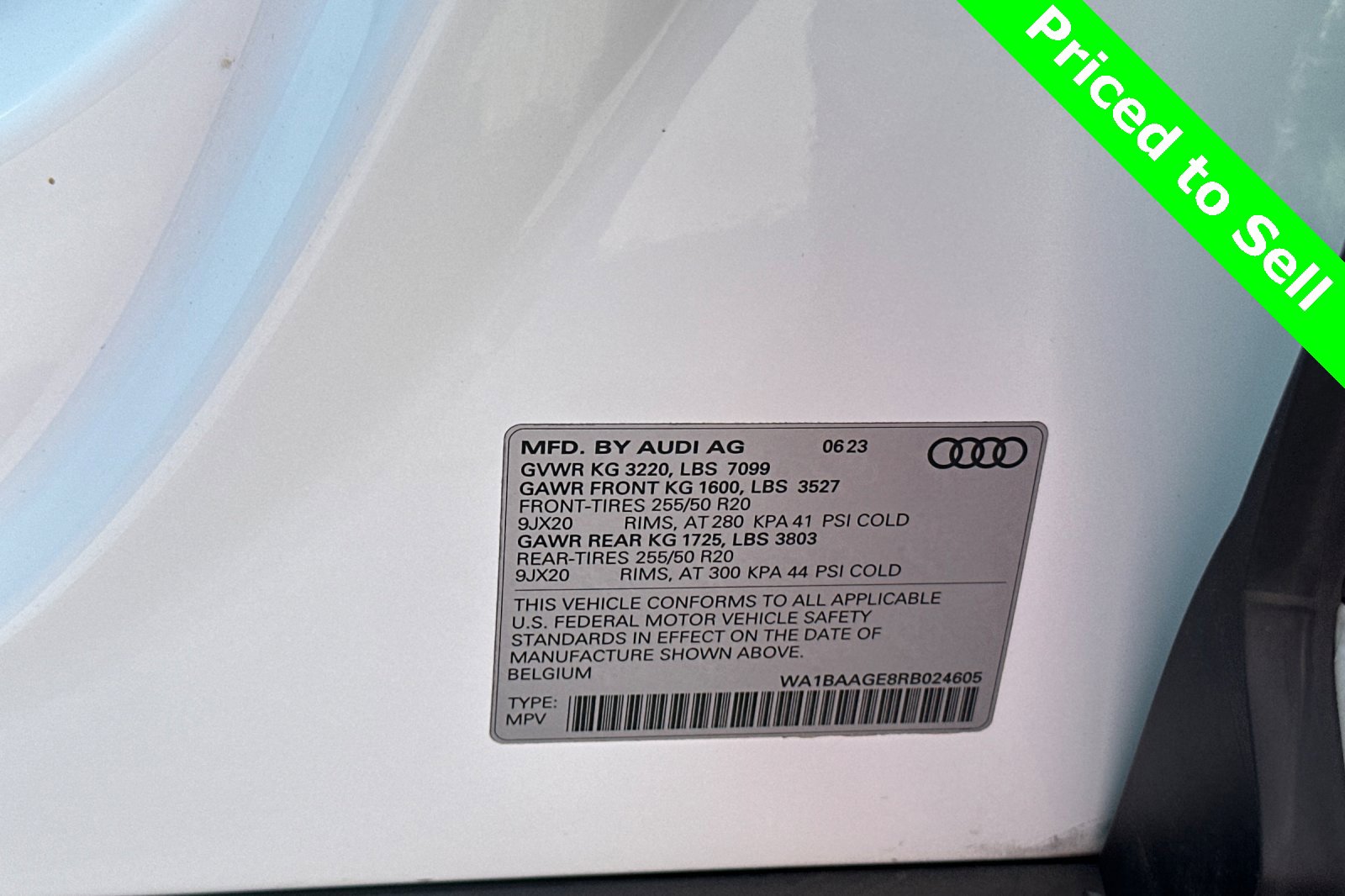 Used 2024 Audi Q8 e-tron Premium image 40