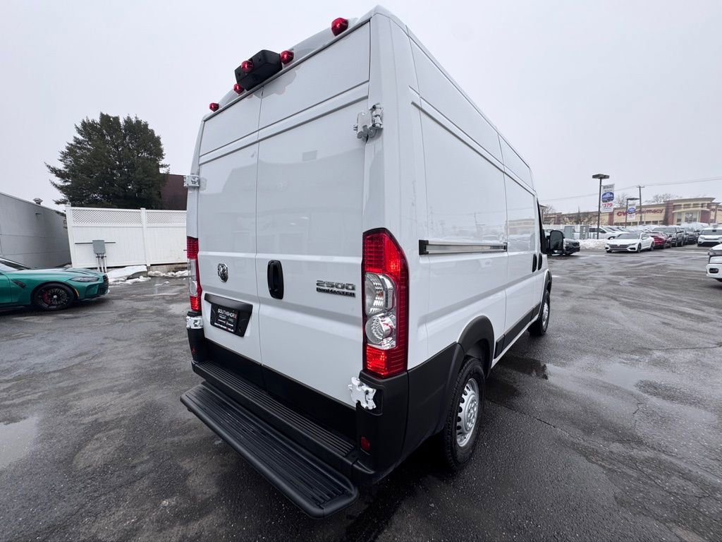 Used 2025 RAM ProMaster 2500 FWD image 10