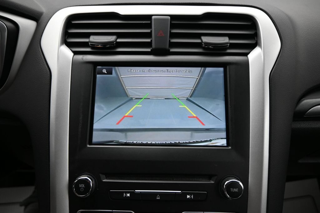 Used 2016 Ford Fusion SE FWD image 22