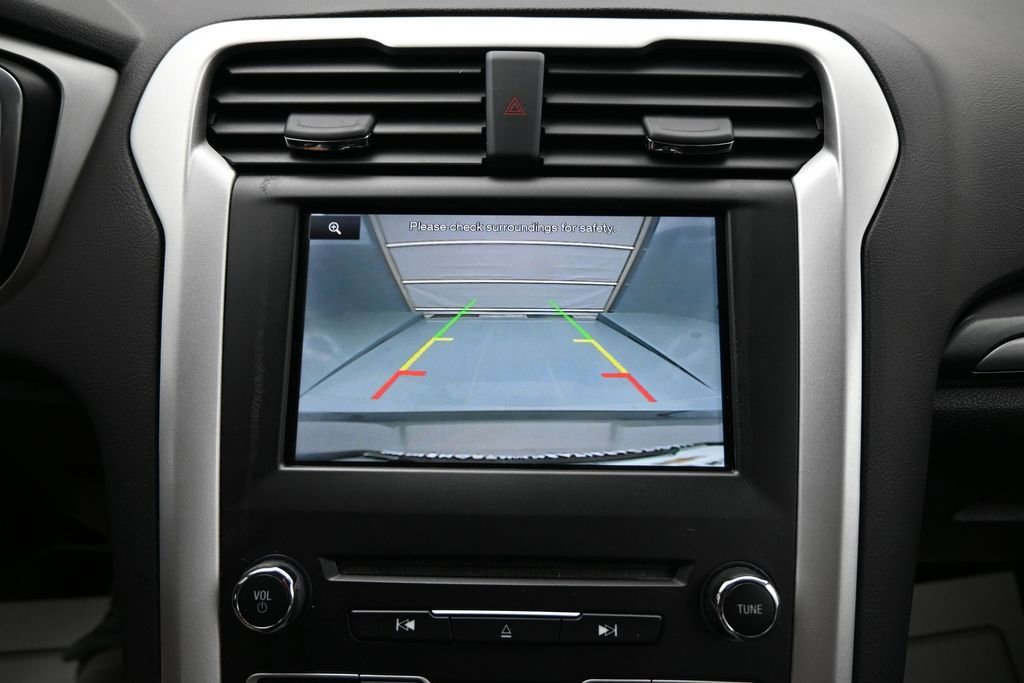 Used 2016 Ford Fusion SE FWD image 22