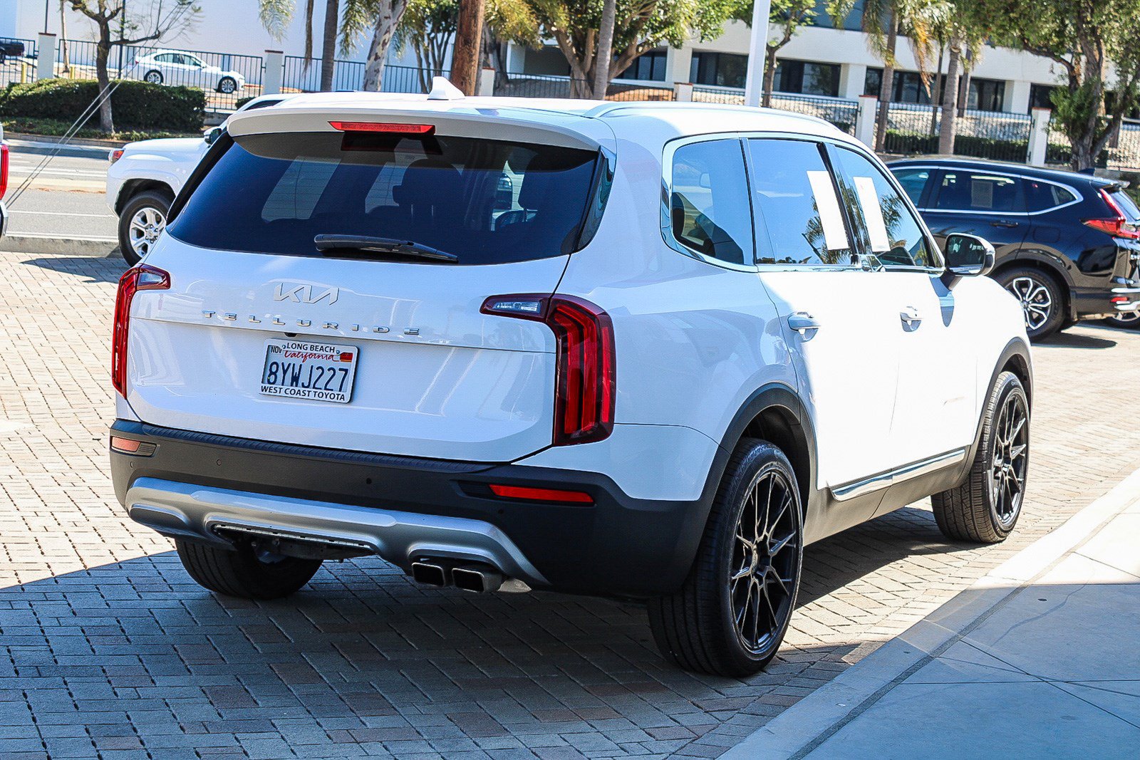 Used 2022 Kia Telluride EX w/ EX Premium Package FWD image 7
