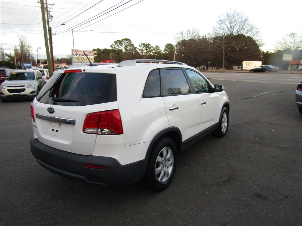 Used 2013 Kia Sorento LX image 8