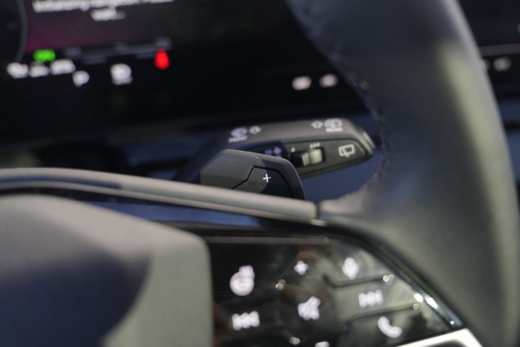 Used 2025 Audi Q6 e-tron Premium Plus w/ Premium Plus image 52