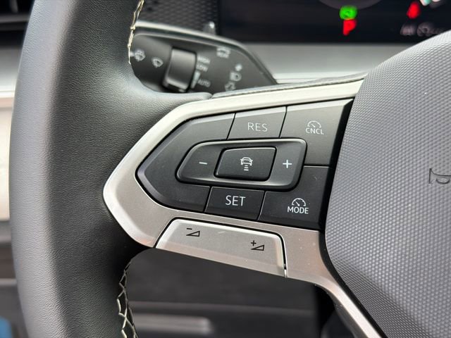 Used 2025 Volkswagen Tiguan SE image 25