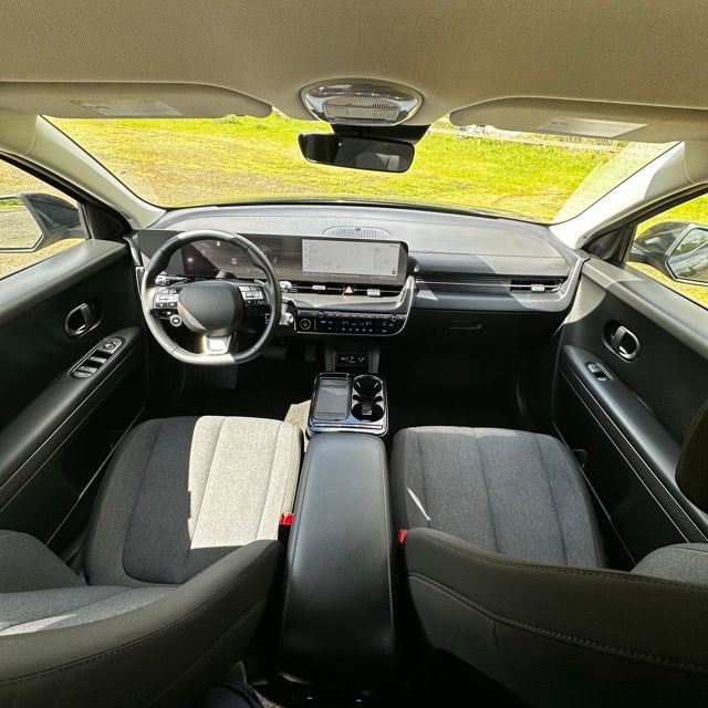 Certified 2025 Hyundai Ioniq 5 SE image 18