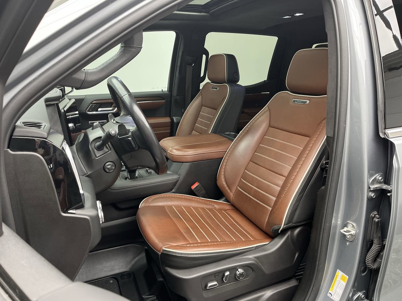 Certified 2024 GMC Sierra 1500 Denali Ultimate AWD/4WD image 11