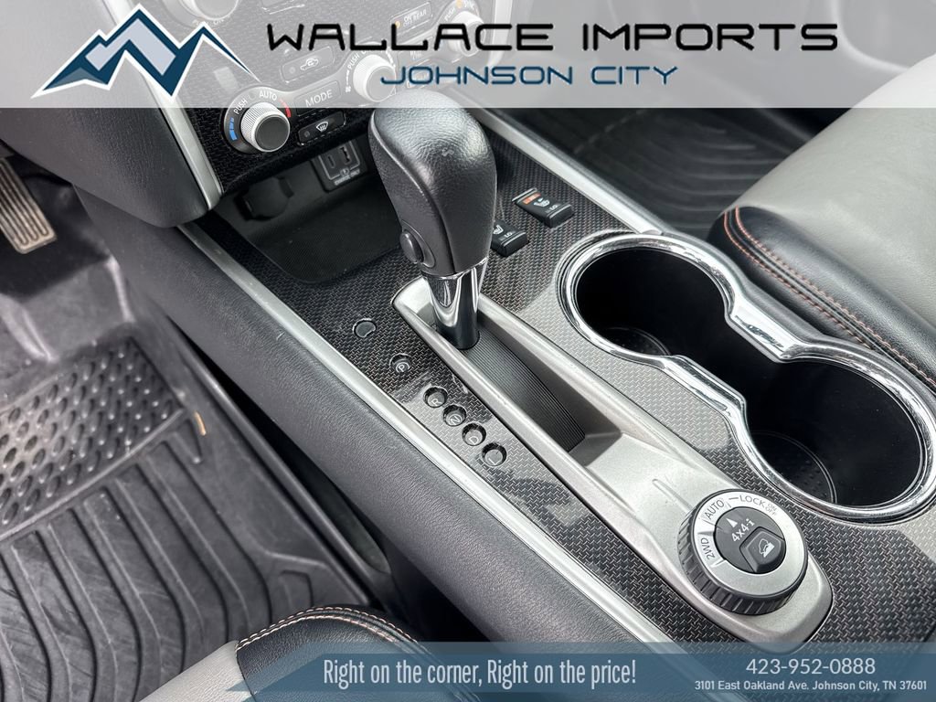 Used 2020 Nissan Pathfinder SL image 18