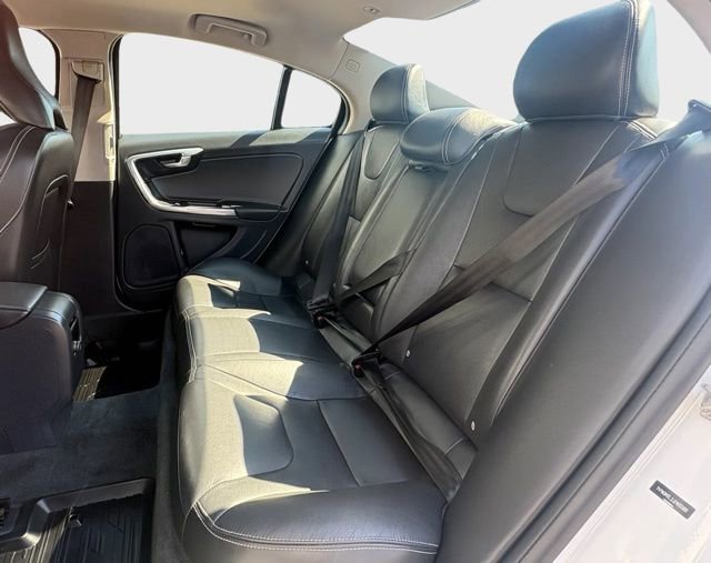 Used 2018 Volvo S60 T5 Dynamic image 17