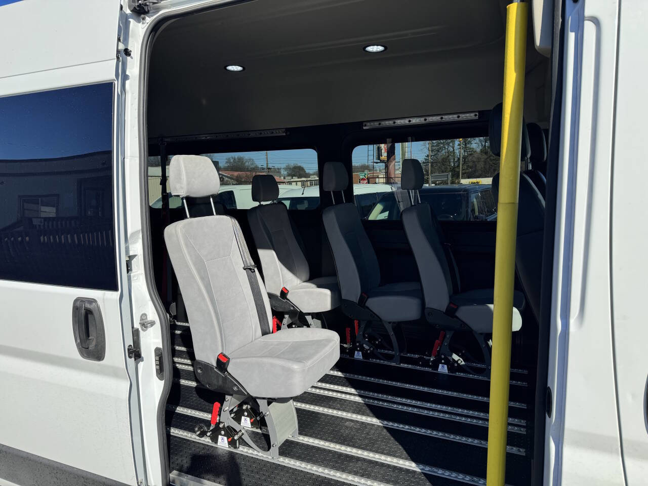 Used 2020 RAM ProMaster 2500 w/ Interior Convenience Group FWD image 12