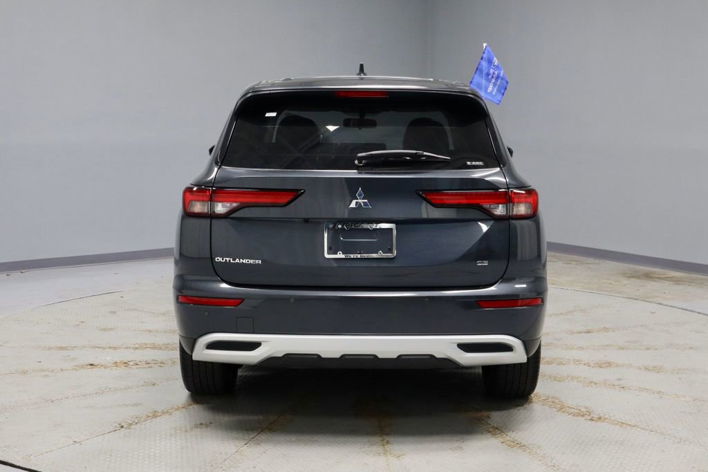 Used 2024 Mitsubishi Outlander SE image 12