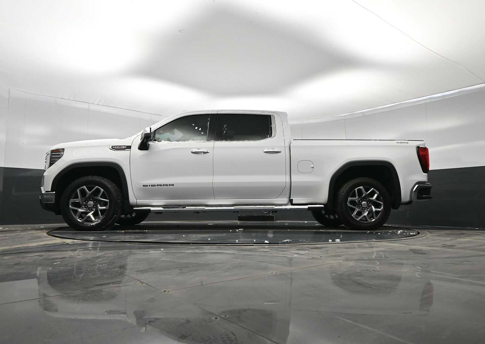 Used 2023 GMC Sierra 1500 SLT w/ SLT Convenience Package image 35
