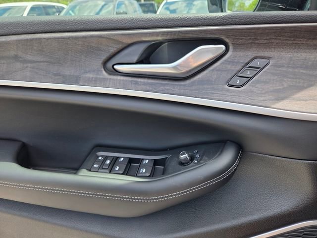 New 2026 Jeep Grand Cherokee L Limited RWD image 22