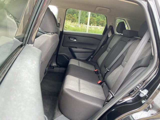 Used 2024 Nissan Rogue SV FWD image 16