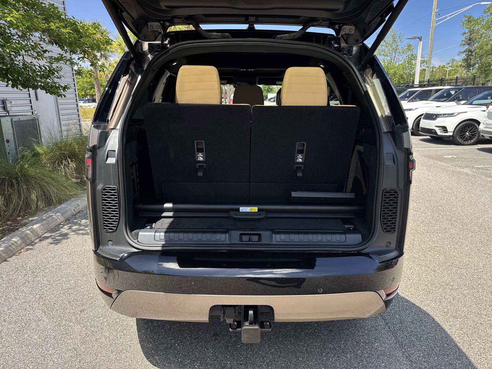 New 2026 Land Rover Discovery Dynamic SE AWD/4WD image 11