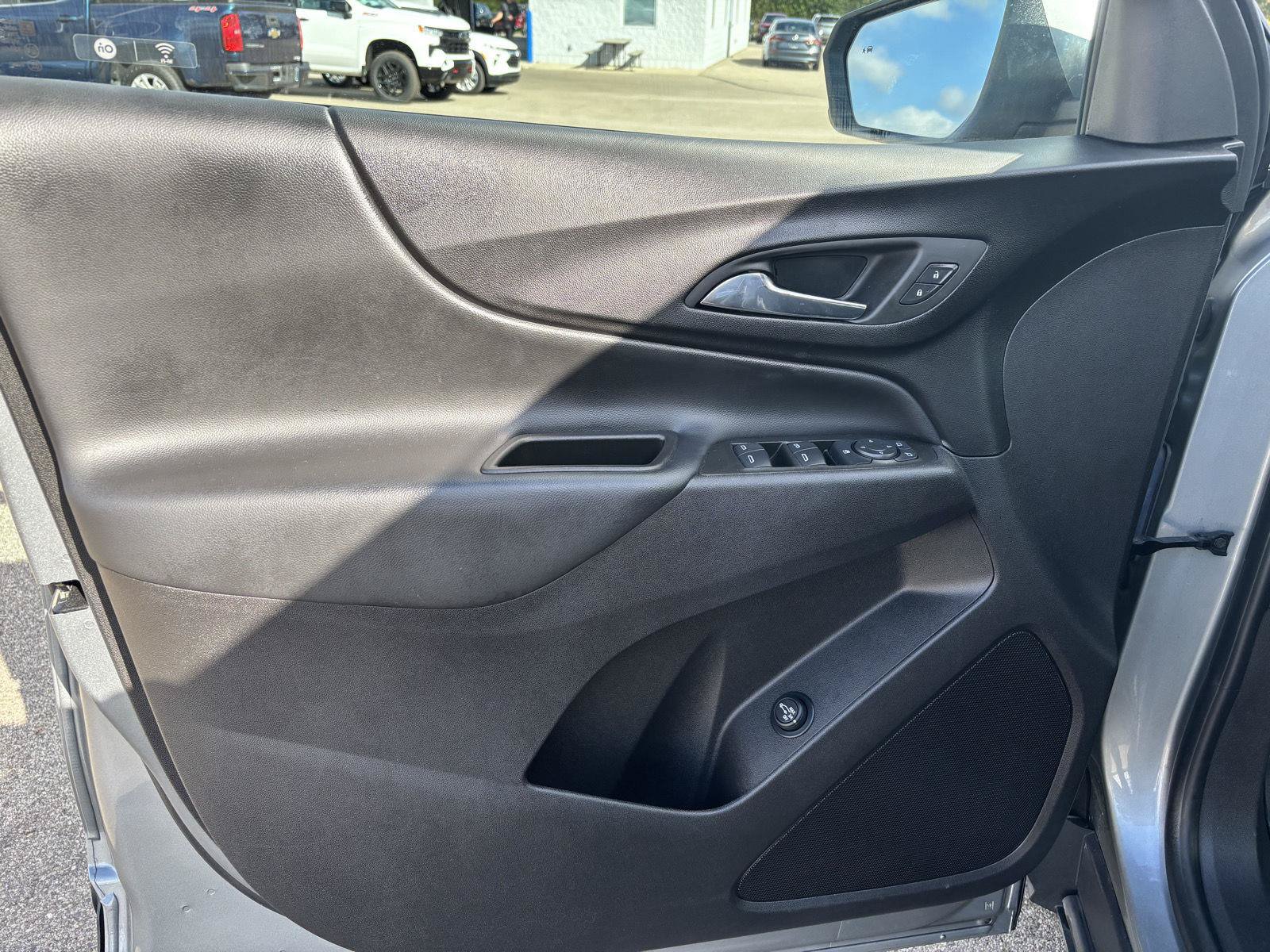 Used 2024 Chevrolet Equinox LT w/ LPO, Floor Liner Package FWD image 10