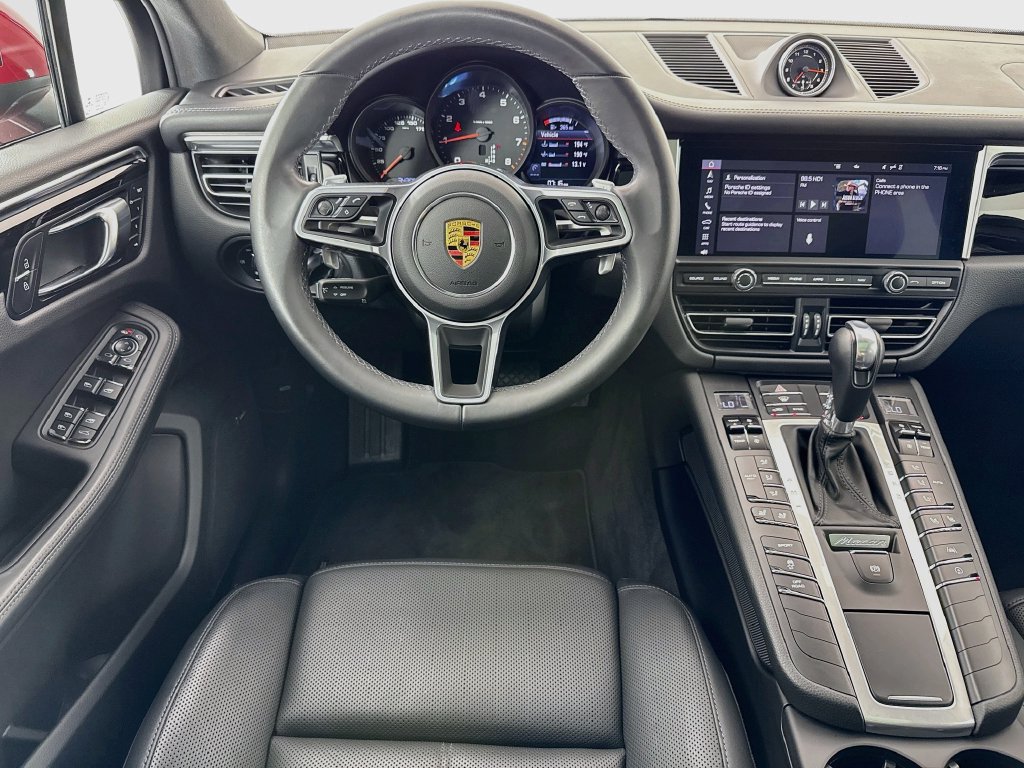 Certified 2020 Porsche Macan AWD/4WD image 25