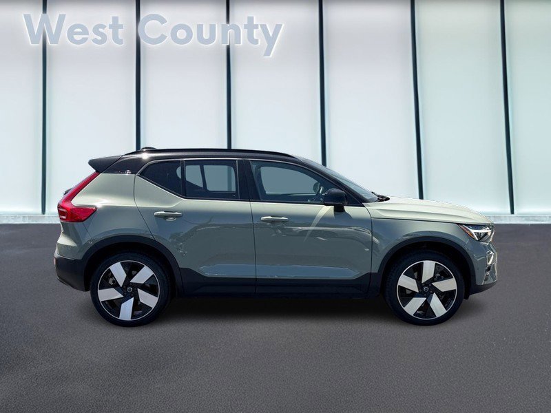 Used 2023 Volvo XC40 Recharge Ultimate AWD/4WD image 2