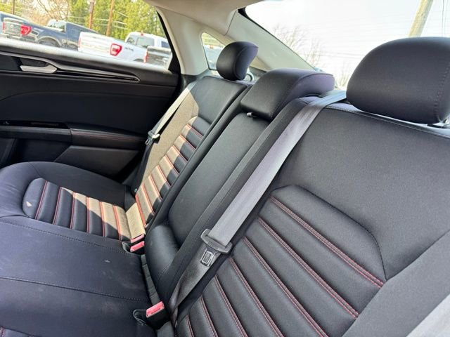 Used 2014 Ford Fusion SE w/ Equipment Group 201A image 27