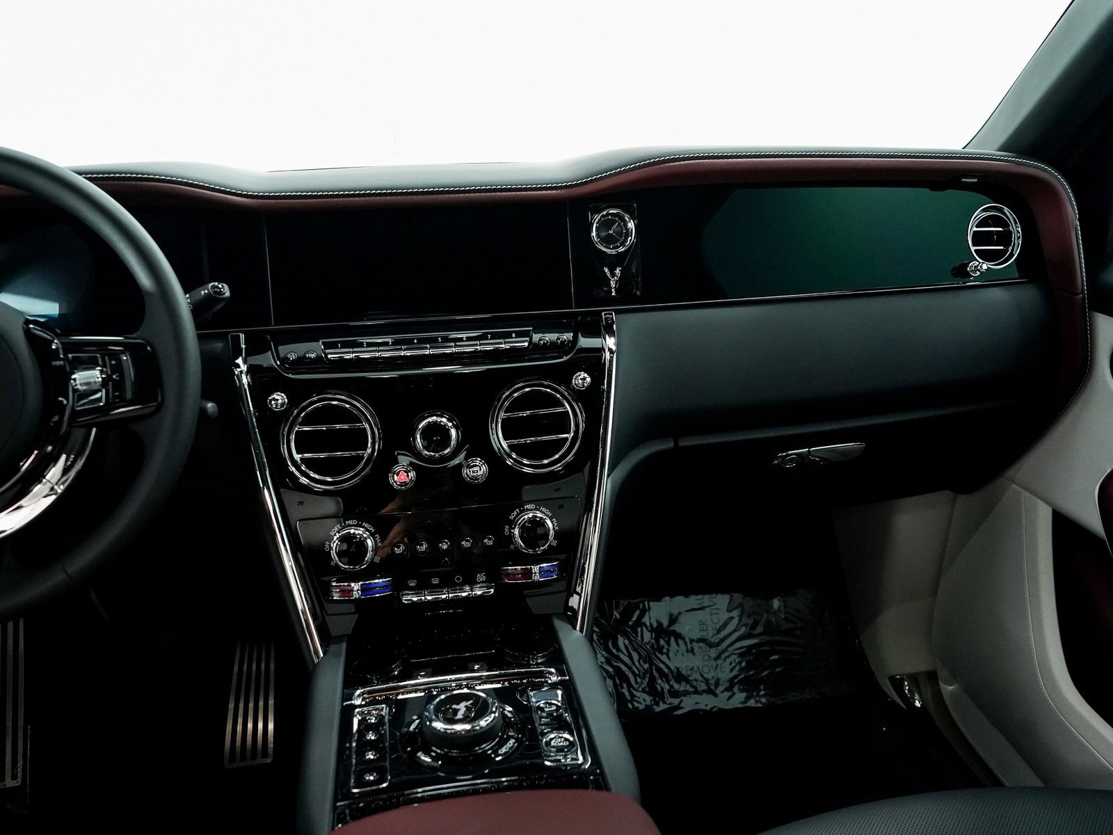 Certified 2025 Rolls-Royce Cullinan image 37