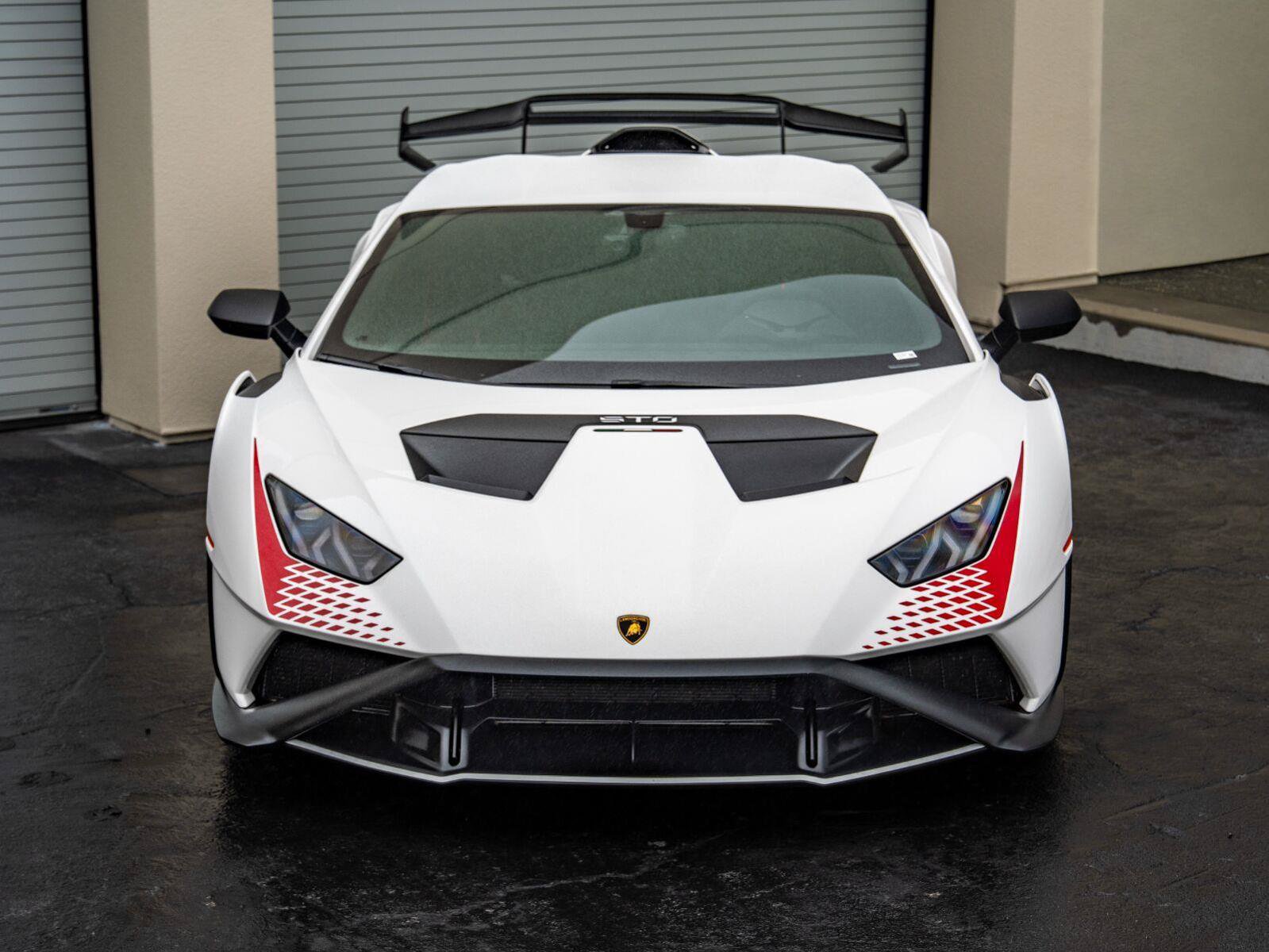 Used 2022 Lamborghini Huracan STO RWD image 16