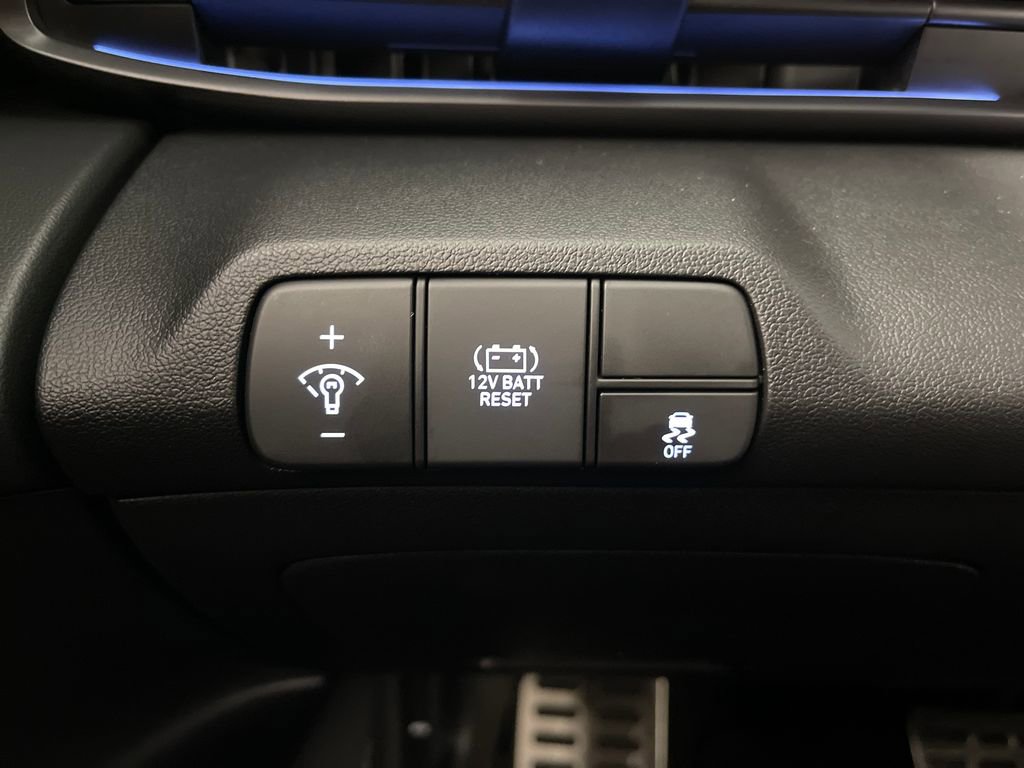 Certified 2025 Hyundai Elantra SEL FWD image 30