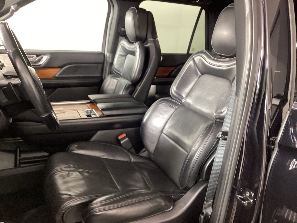 Used 2019 Lincoln Navigator Reserve w/ Cargo Package AWD/4WD image 16