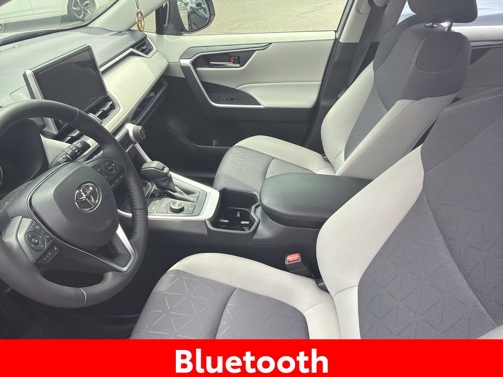 Used 2025 Toyota RAV4 XLE w/ Convenience Package AWD/4WD image 7
