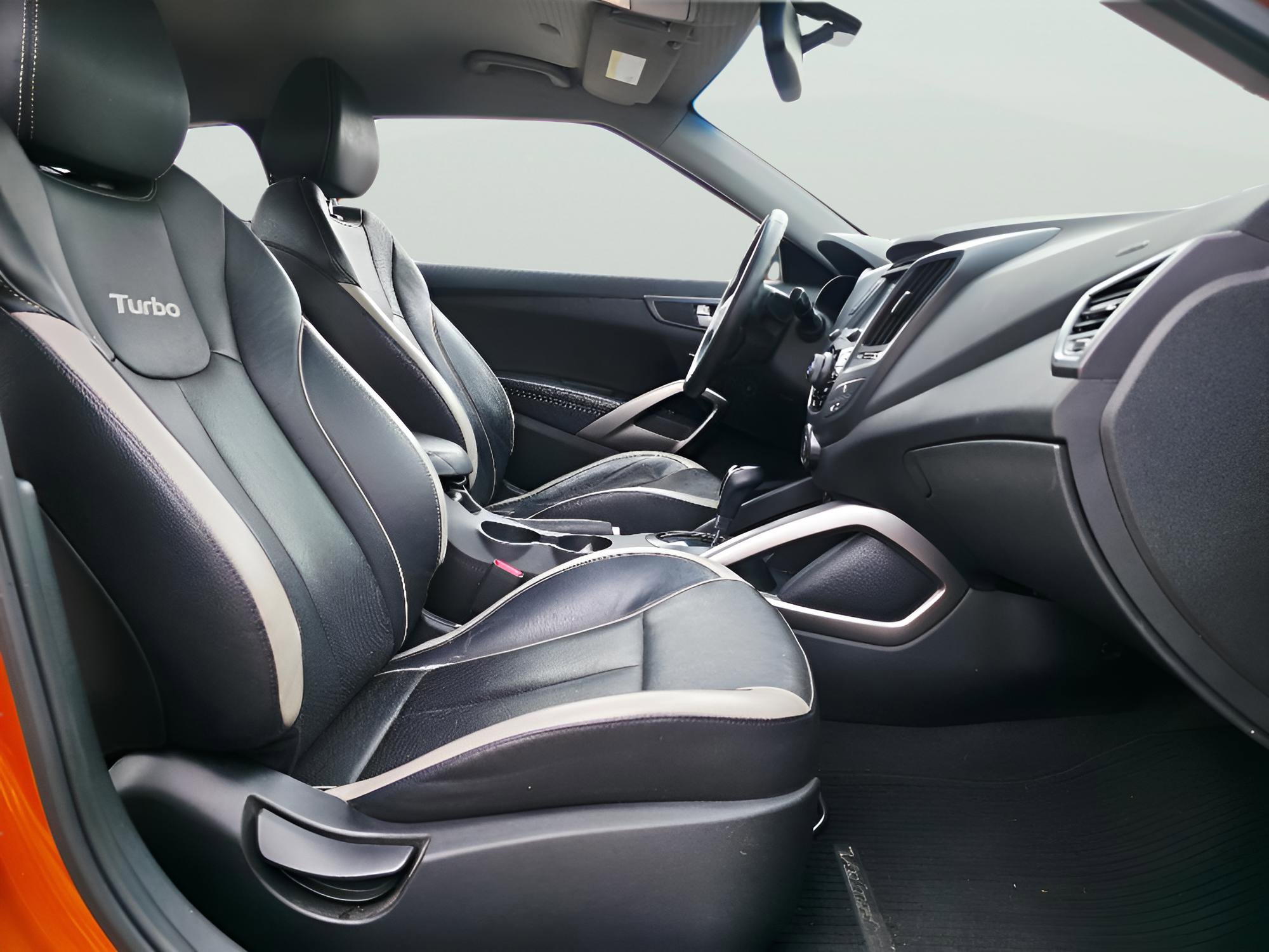Used 2013 Hyundai Veloster Turbo FWD image 15
