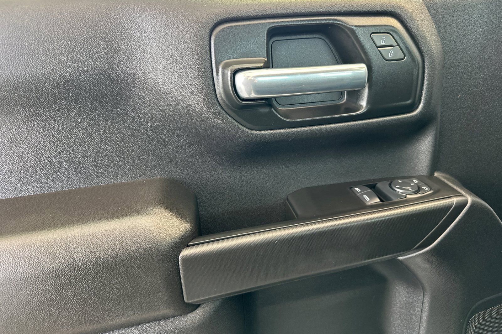 Used 2025 Chevrolet Silverado 1500 W/T image 11