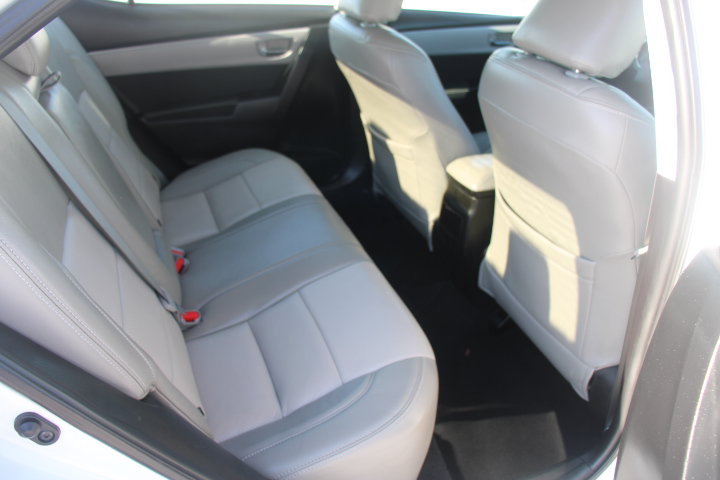 Used 2017 Toyota Corolla LE w/ Carpet Mat Package (TMS) FWD image 16