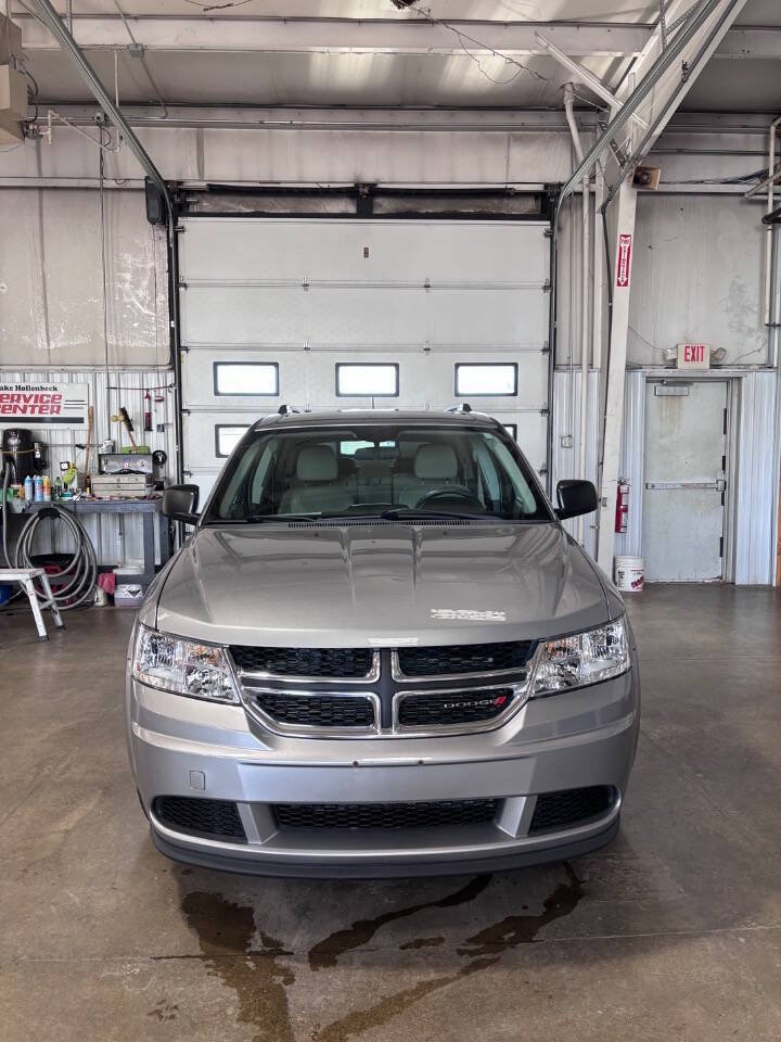 Used 2018 Dodge Journey SE w/ Safe & Sound Group AWD/4WD image 3