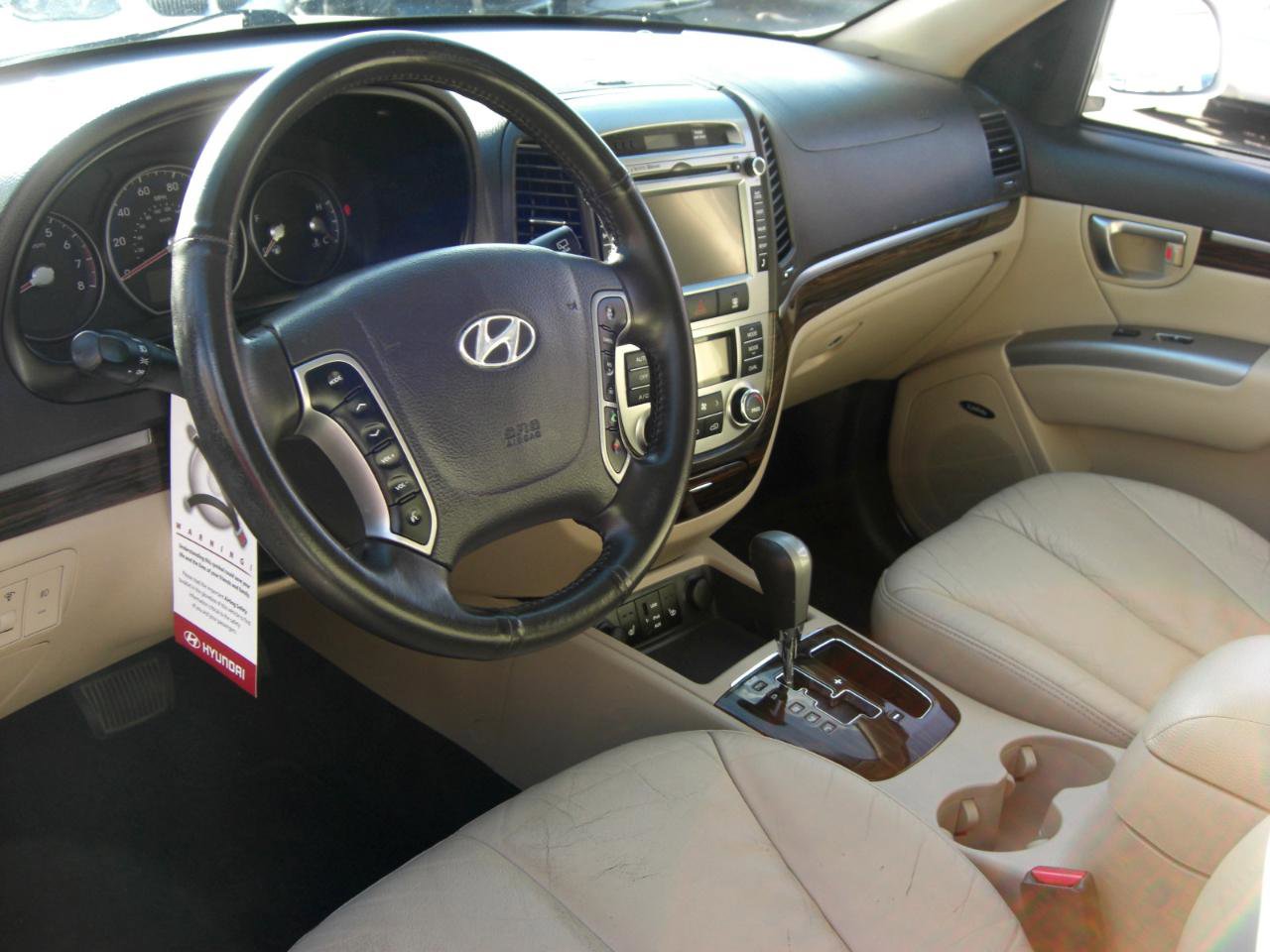 Used 2011 Hyundai Santa Fe Limited w/ Navigation Pkg 4 image 2