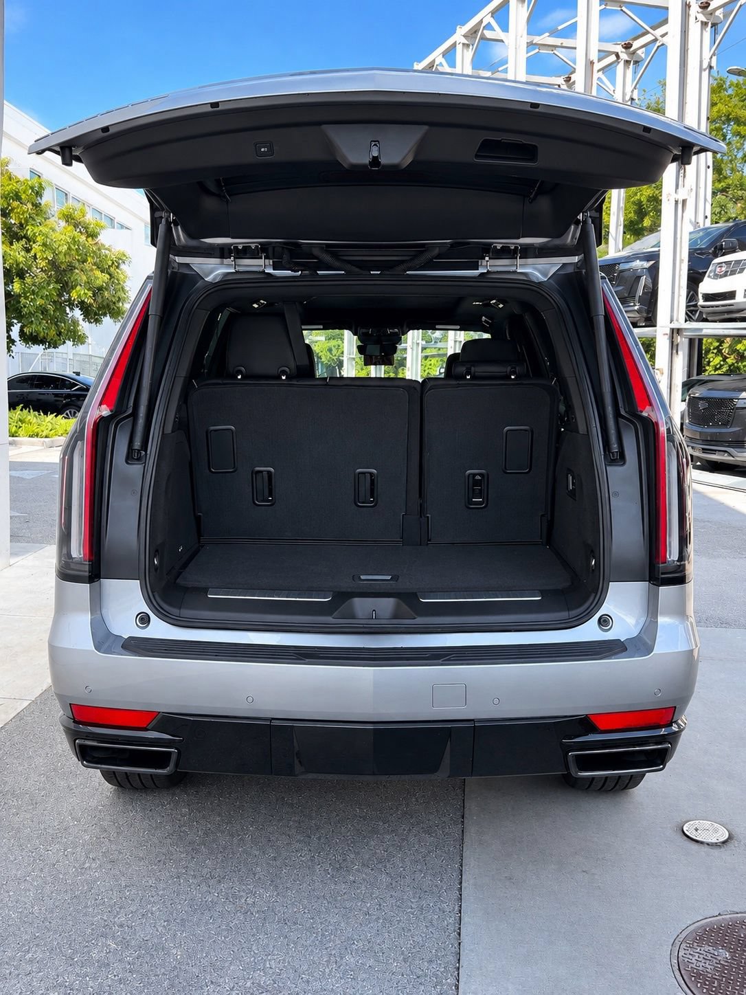 Used 2023 Cadillac Escalade Sport w/ Touring Package AWD/4WD image 11