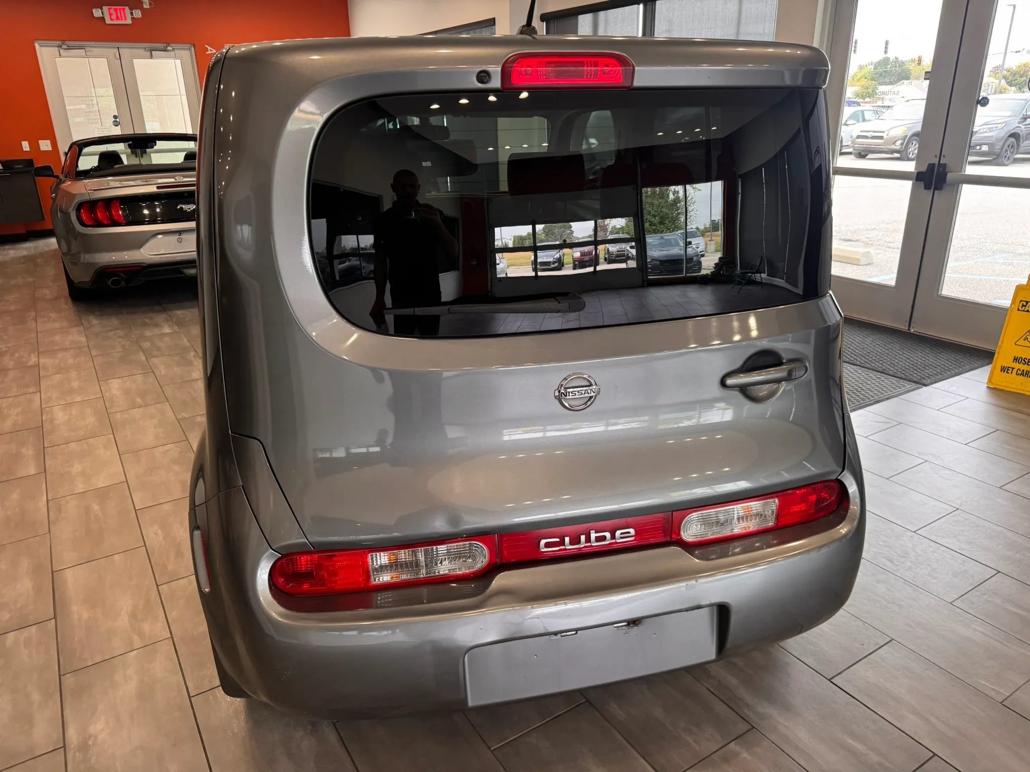 Used 2012 Nissan Cube 1.8 S w/ Interior Designer Pkg FWD image 11