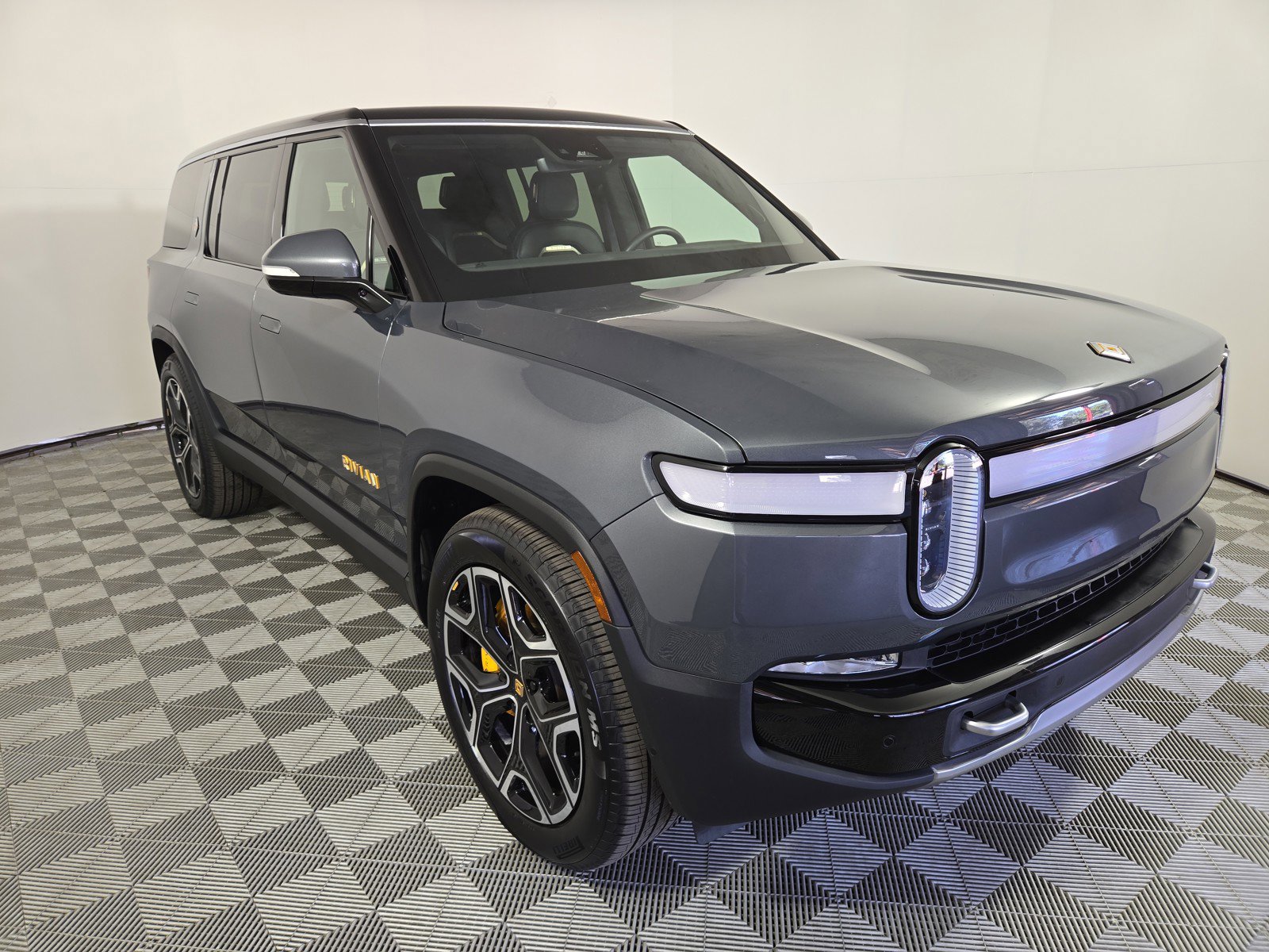 Used 2023 Rivian R1S Adventure AWD/4WD image 7