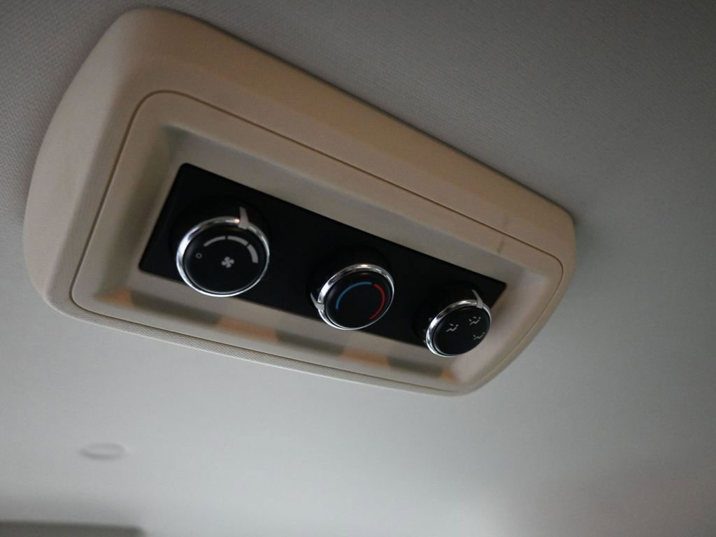 Used 2010 Dodge Grand Caravan SE w/ Climate Group FWD image 21