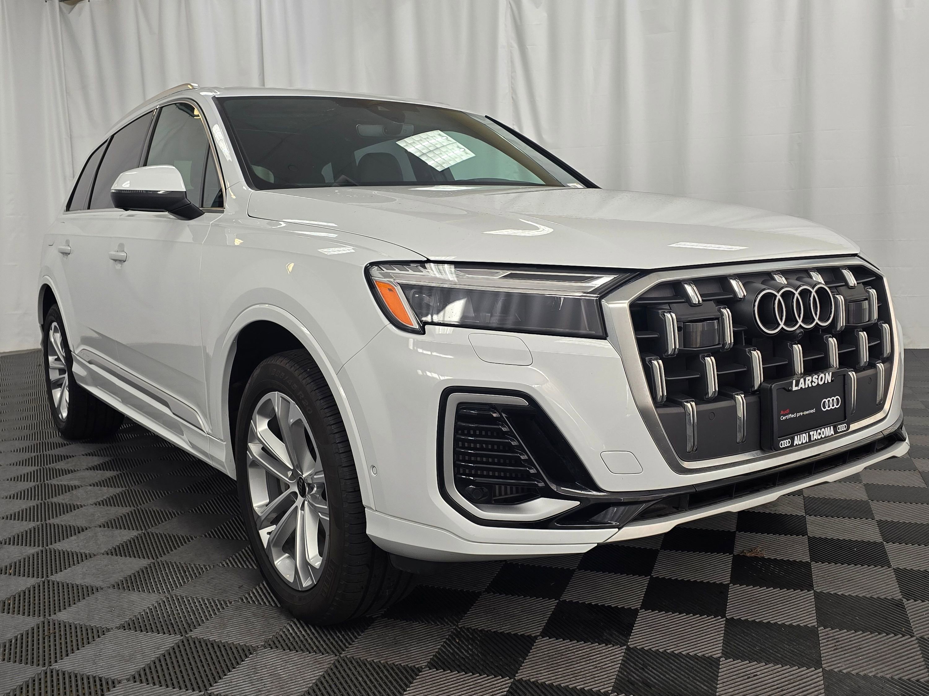 Certified 2025 Audi Q7 3.0T Premium Plus w/ Premium Plus Package image 8