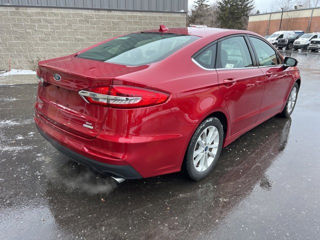 Used 2020 Ford Fusion SE image 5