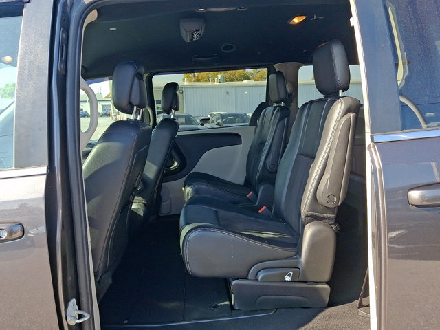 Used 2019 Dodge Grand Caravan SXT FWD image 9