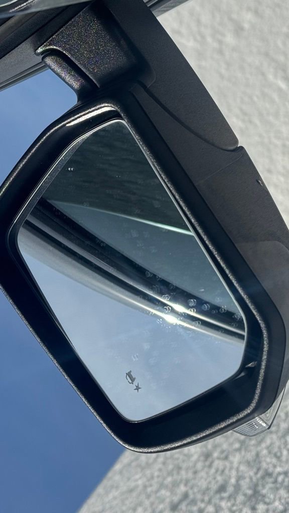 Used 2022 GMC Acadia SLE w/ Elevation Edition image 17