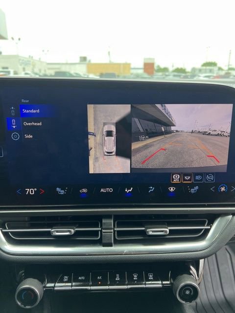 Used 2026 Chevrolet Equinox EV LT w/ Comfort Package AWD/4WD image 3