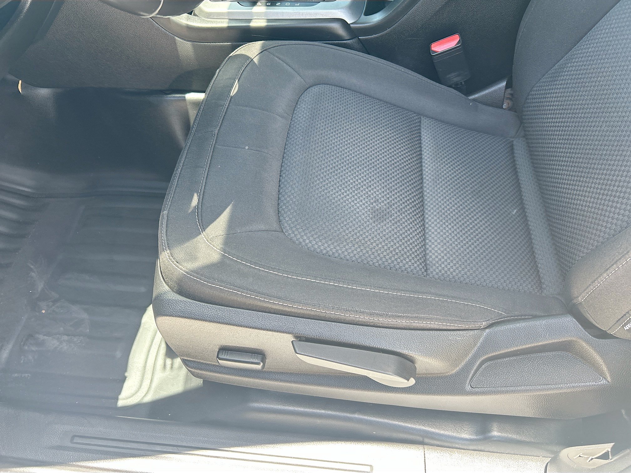 Used 2022 Chevrolet Colorado LT w/ Fleet Safety Package RWD image 19