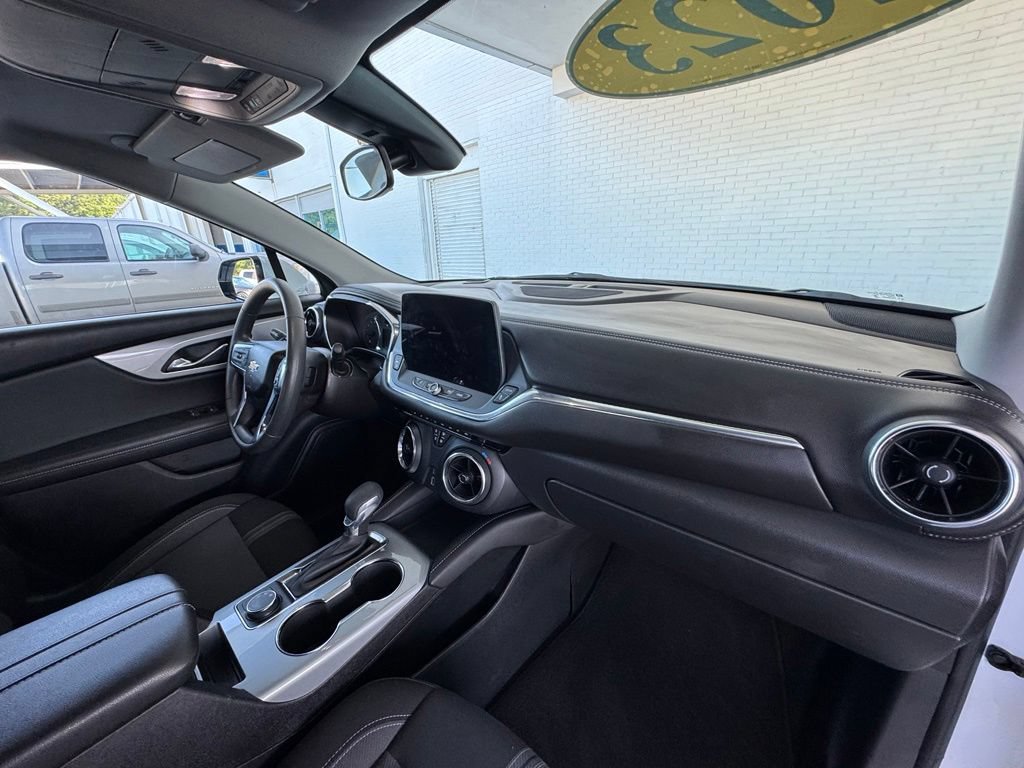 Used 2023 Chevrolet Blazer LT FWD image 17