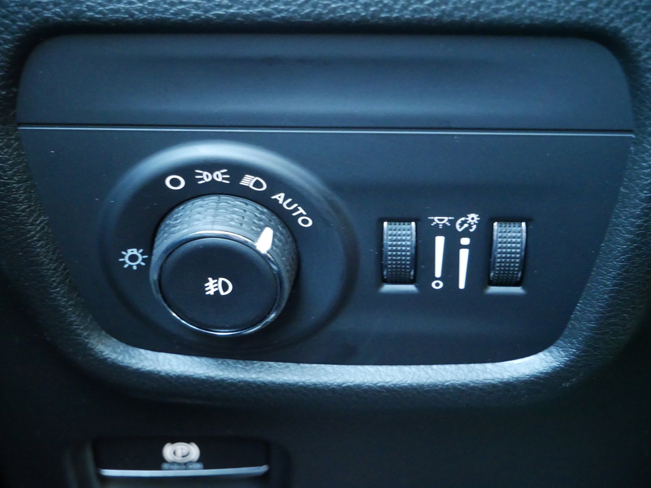 New 2025 Jeep Grand Cherokee L Limited w/ Black Appearance Package image 17