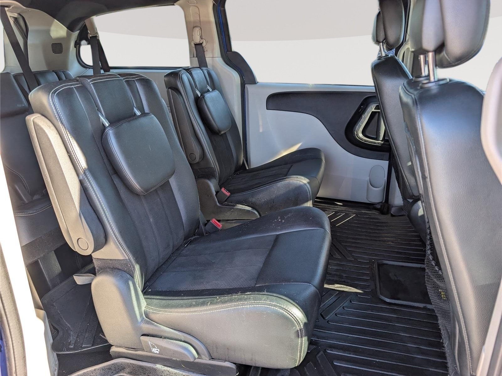 Used 2020 Dodge Grand Caravan SXT FWD image 12