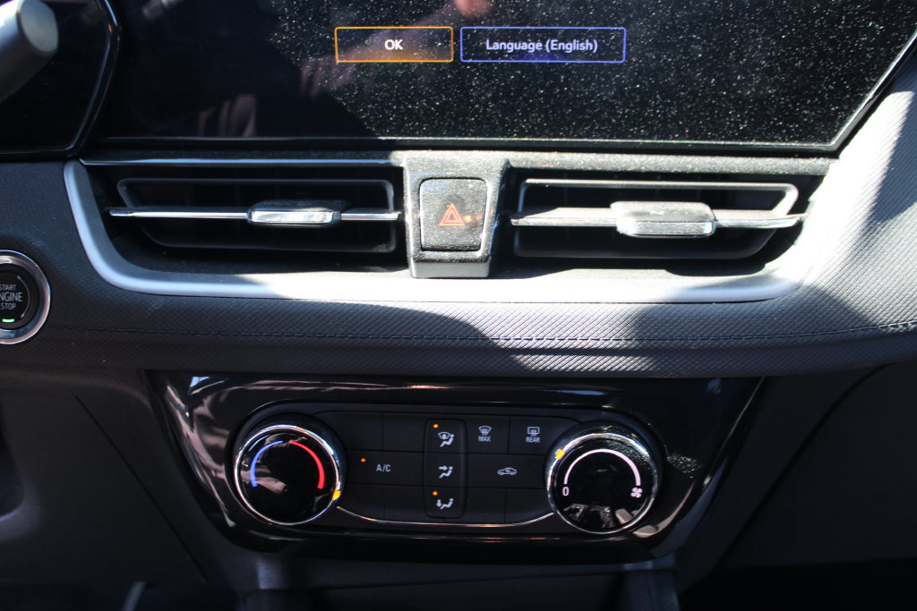 Used 2025 Chevrolet TrailBlazer LT AWD/4WD image 17