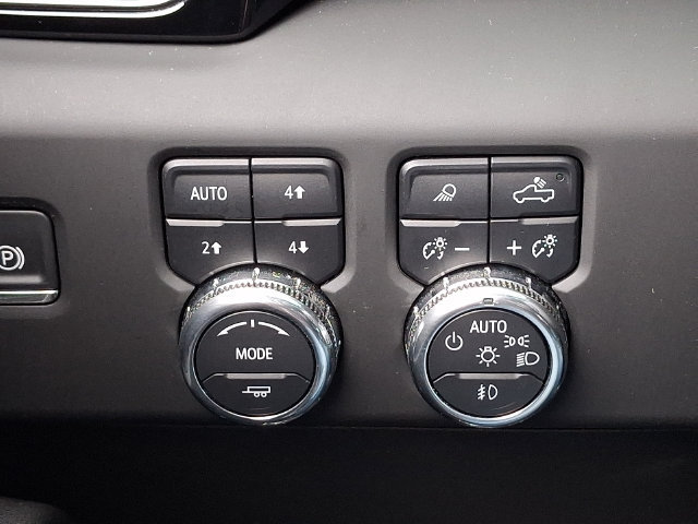 Used 2025 GMC Sierra 1500 AT4 w/ AT4 Premium Package AWD/4WD image 24