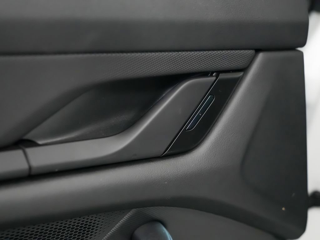 Used 2023 Porsche Taycan 4S w/ Performance Package image 16