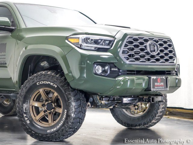Used 2022 Toyota Tacoma TRD Sport w/ Black Out Package (TMS) AWD/4WD image 2